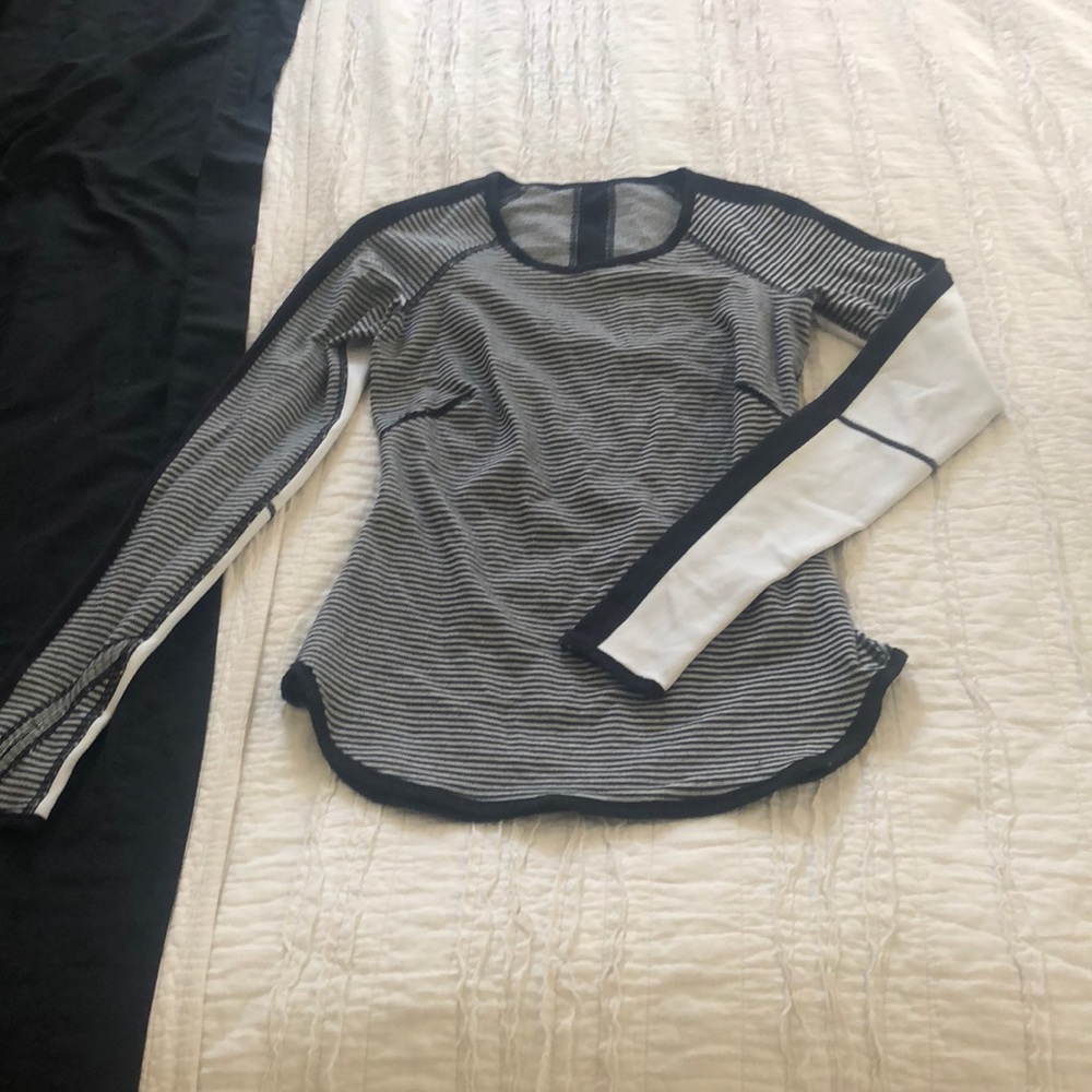 Lululemon 4 long sleeve black and white rulu